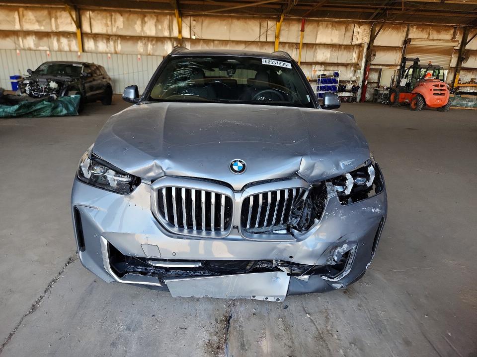 60631906 :رقم المزاد ، 5UX23EU08R9T29222 vin ، 2024 Bmw X5 مزاد بيع