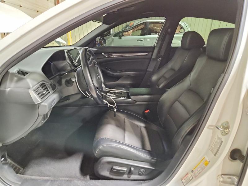 63364756 :رقم المزاد ، 1HGCV1F30JA030523 vin ، 2018 Honda Accord مزاد بيع