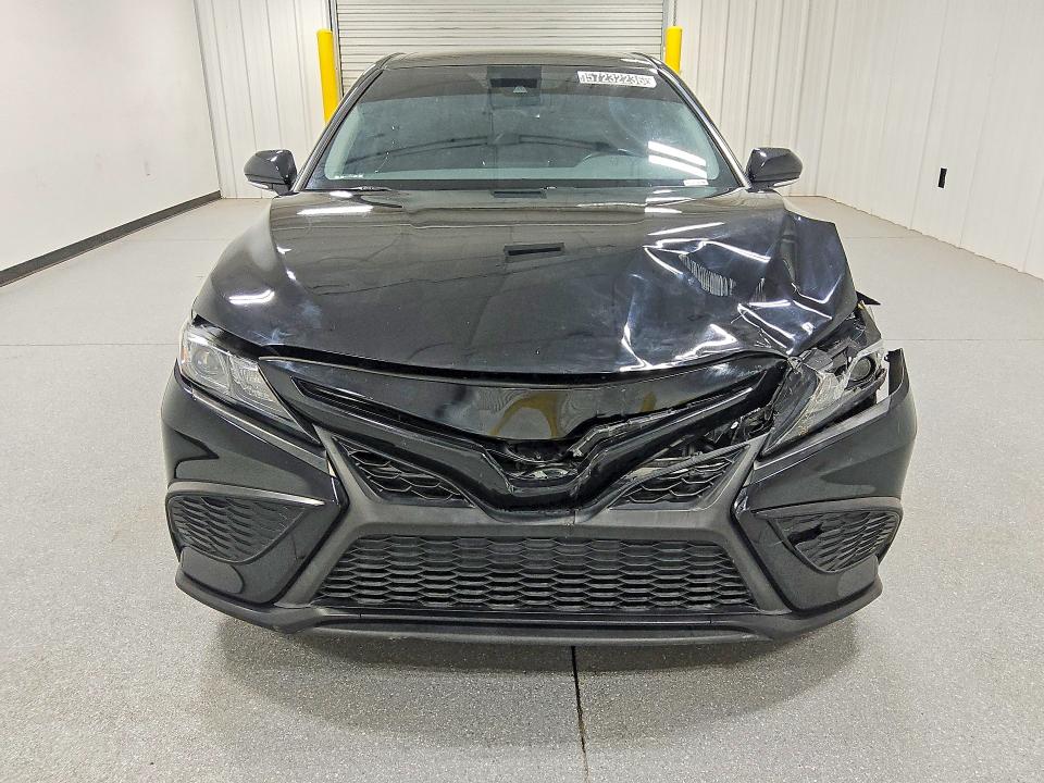 Продаж на аукціоні авто 2023 Toyota Camry, vin: 4T1G11AK0PU839467, номер лоту: 57232236