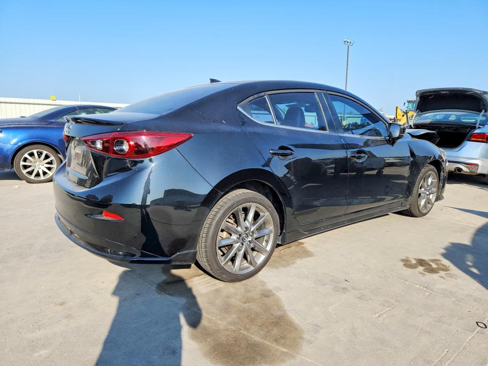 2018 Mazda 3 მანქანა იყიდება აუქციონზე, vin: 3MZBN1W38JM229104, აუქციონის ნომერი: 63028126