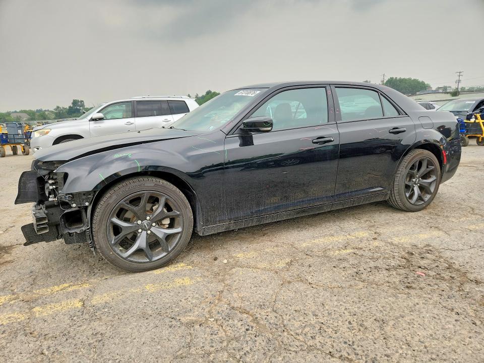 2022 Chrysler 300 მანქანა იყიდება აუქციონზე, vin: 2C3CCABG1NH184683, აუქციონის ნომერი: 61310876