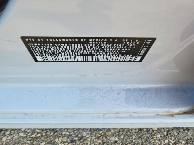 61837086 :رقم المزاد ، 3VW2B7AJ1HM258567 vin ، 2017 Volkswagen Jetta مزاد بيع