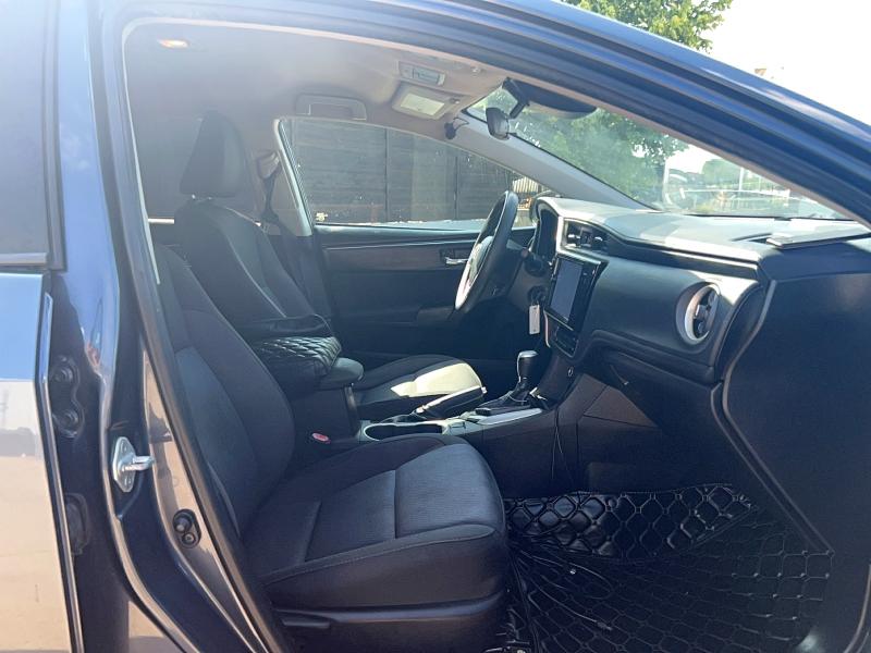 61090106 :رقم المزاد ، 5YFBURHE7HP640550 vin ، 2017 Toyota Corolla مزاد بيع