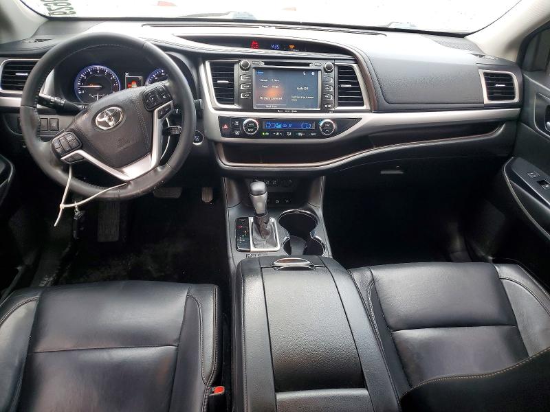 62984476 :رقم المزاد ، 5TDJZRFH4HS415407 vin ، 2017 Toyota Highlander مزاد بيع
