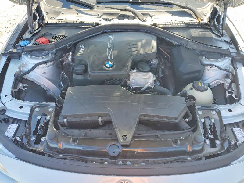 61334556 :رقم المزاد ، WBA8A9C57JAH12335 vin ، 2018 Bmw 320 مزاد بيع