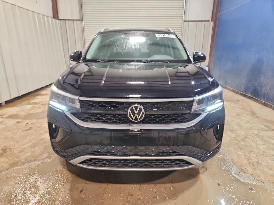 Продаж на аукціоні авто 2022 Volkswagen Taos, vin: 3VVYX7B24NM063355, номер лоту: 61916646