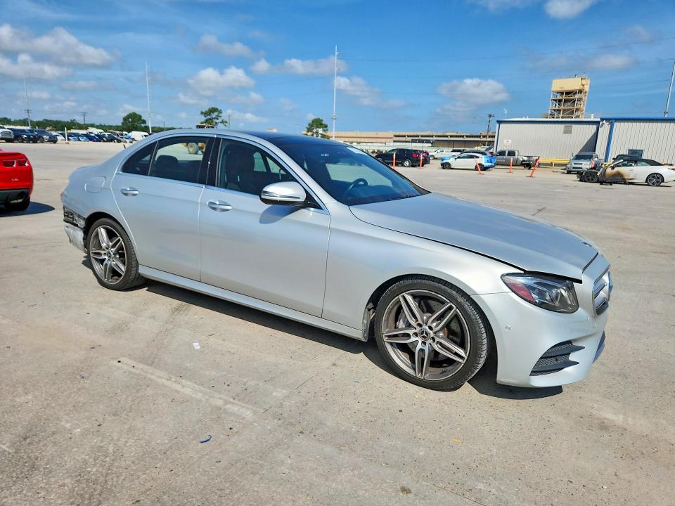 62782046 :رقم المزاد ، WDDZF4JB4JA348463 vin ، 2018 Mercedes-benz E مزاد بيع