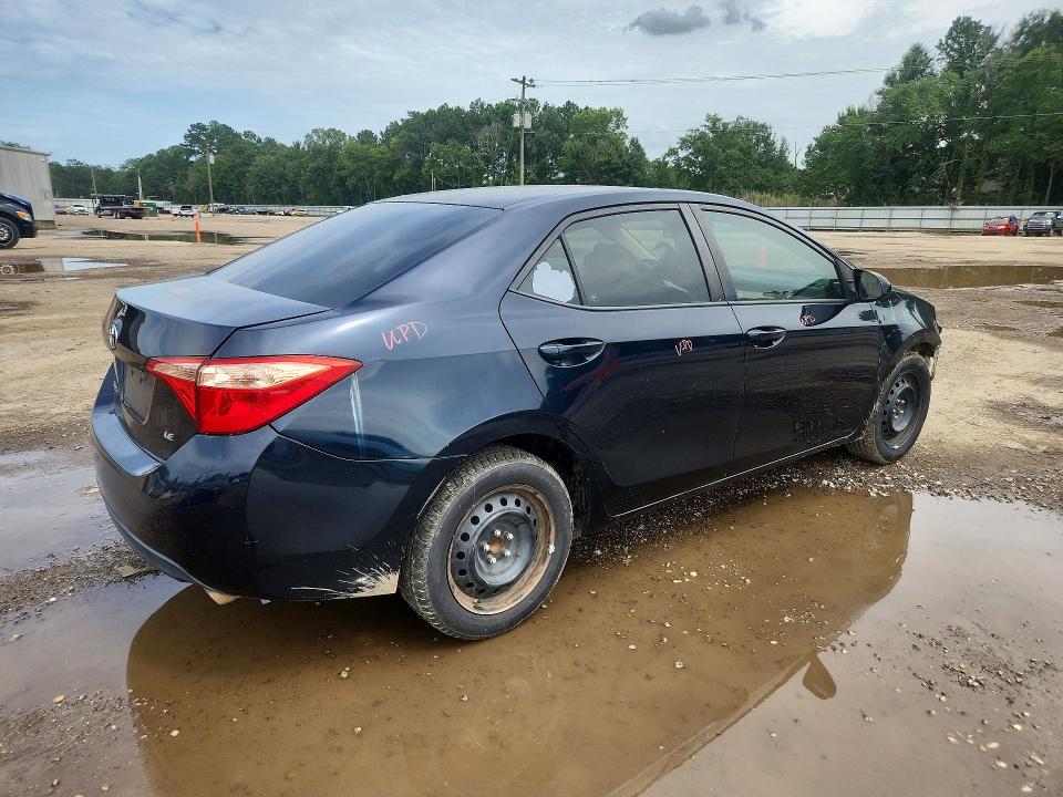 2017 Toyota Corolla მანქანა იყიდება აუქციონზე, vin: 5YFBURHE3HP672654, აუქციონის ნომერი: 61180786