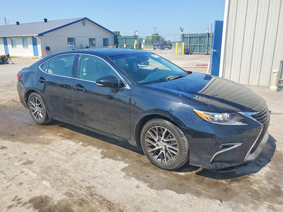 59810536 :رقم المزاد ، 58ABK1GG1GU032653 vin ، 2016 Lexus Es مزاد بيع