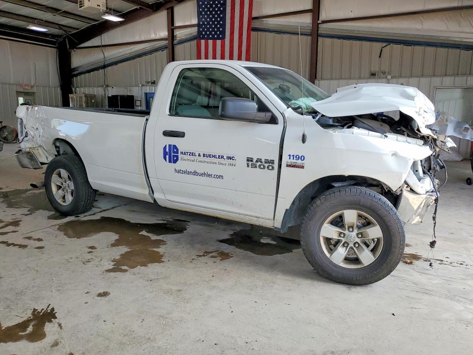 60941776 :رقم المزاد ، 3C6JR7DT2JG140482 vin ، 2018 Ram 1500 مزاد بيع