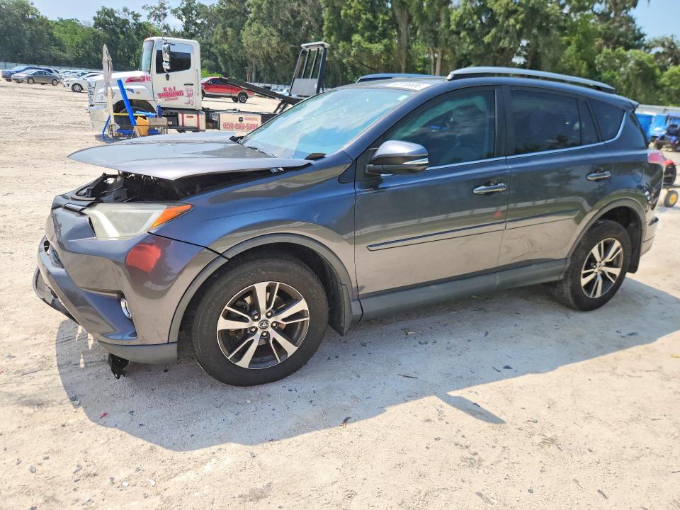 63156686 :رقم المزاد ، 2T3WFREV0JW523226 vin ، 2018 Toyota Rav4 مزاد بيع