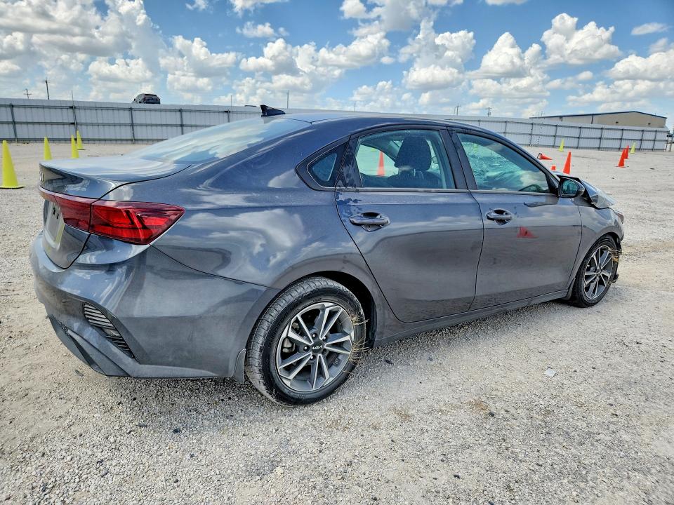 2023 Kia Forte მანქანა იყიდება აუქციონზე, vin: 3KPF24ADXPE527476, აუქციონის ნომერი: 60245626