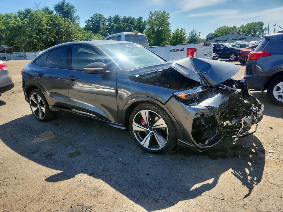 2026 Audi Sq5 მანქანა იყიდება აუქციონზე, vin: WA1B5AGU8T2027720, აუქციონის ნომერი: 61396206