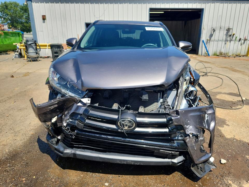63494426 :رقم المزاد ، 5TDKZRFH4JS282643 vin ، 2018 Toyota Highlander مزاد بيع