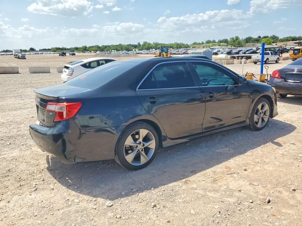 61935756 :رقم المزاد ، 4T1BF1FK4EU835228 vin ، 2014 Toyota Camry مزاد بيع