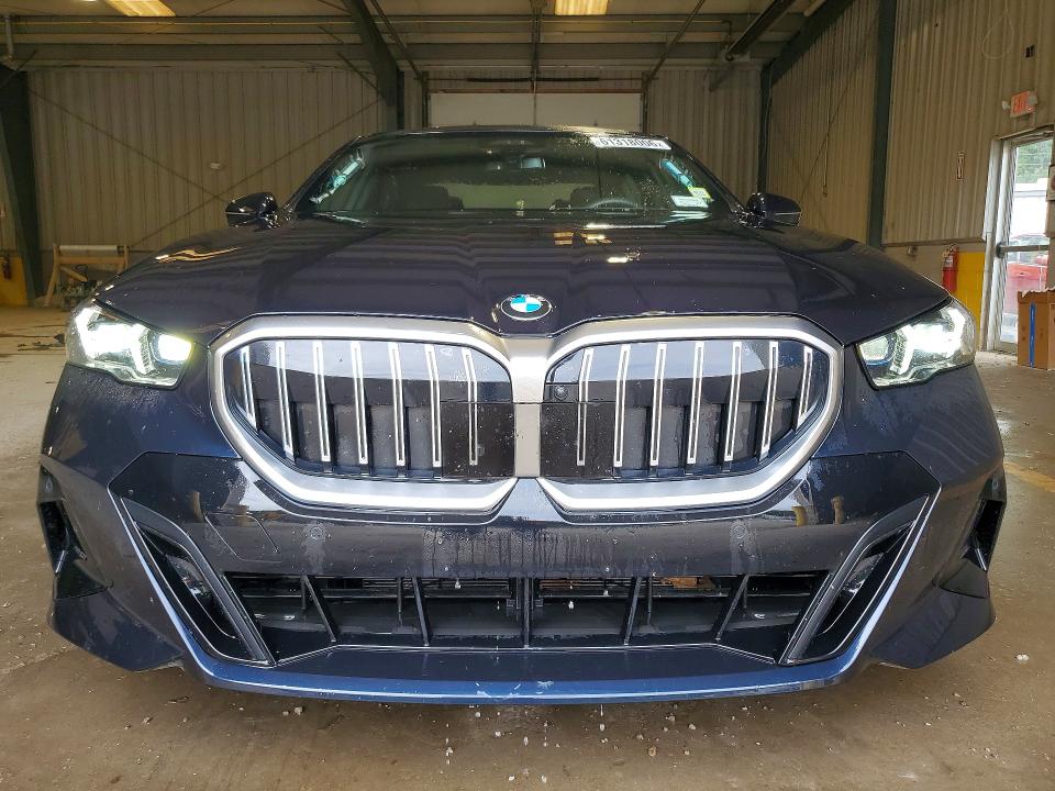 61318006 :رقم المزاد ، WBA63FJ08SCU15519 vin ، 2025 Bmw 540 مزاد بيع