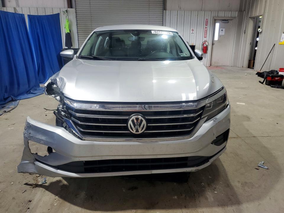 60179376 :رقم المزاد ، 1VWSA7A37LC026828 vin ، 2020 Volkswagen Passat مزاد بيع