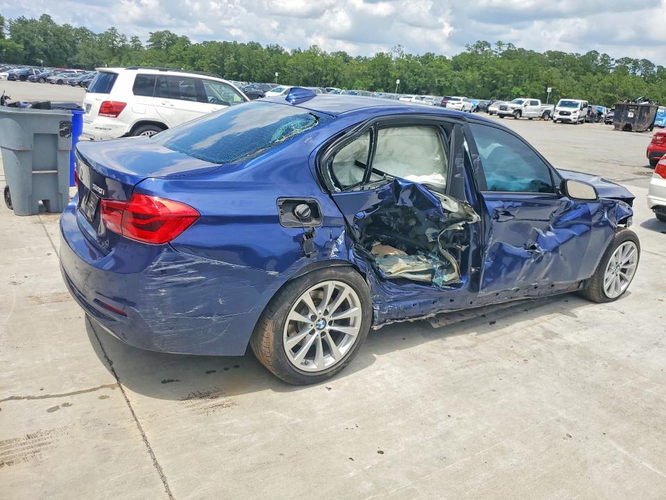 61079166 :رقم المزاد ، WBA8E5G31HNU43853 vin ، 2017 Bmw 320 مزاد بيع
