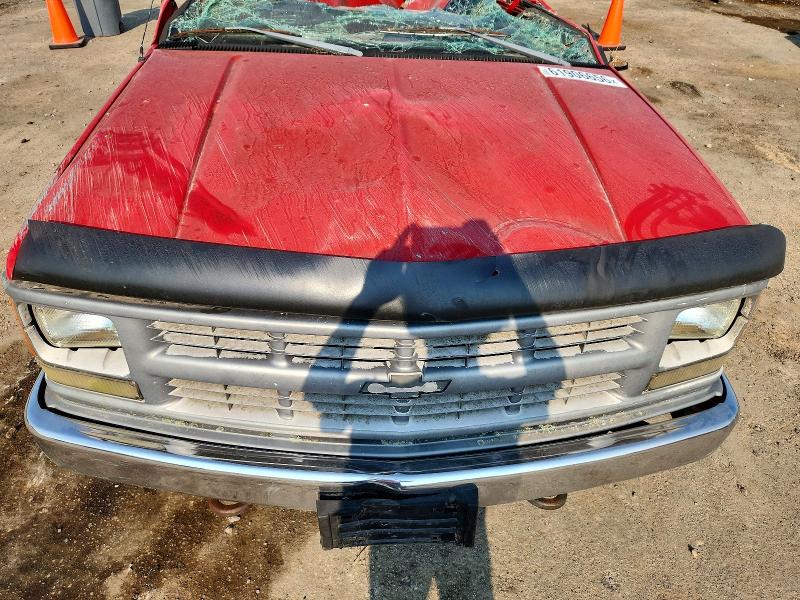 61906656 :رقم المزاد ، 1GCGC29R6WE205692 vin ، 1998 Chevrolet Gmt-400 مزاد بيع