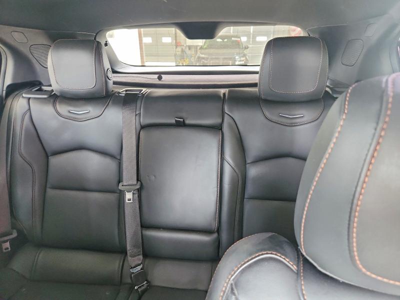 60556536 :رقم المزاد ، 1GYFZER40KF199418 vin ، 2019 Cadillac Xt4 مزاد بيع