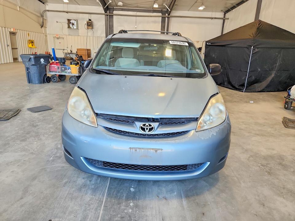 60374636 :رقم المزاد ، 5TDZK23C77S079953 vin ، 2007 Toyota Sienna مزاد بيع