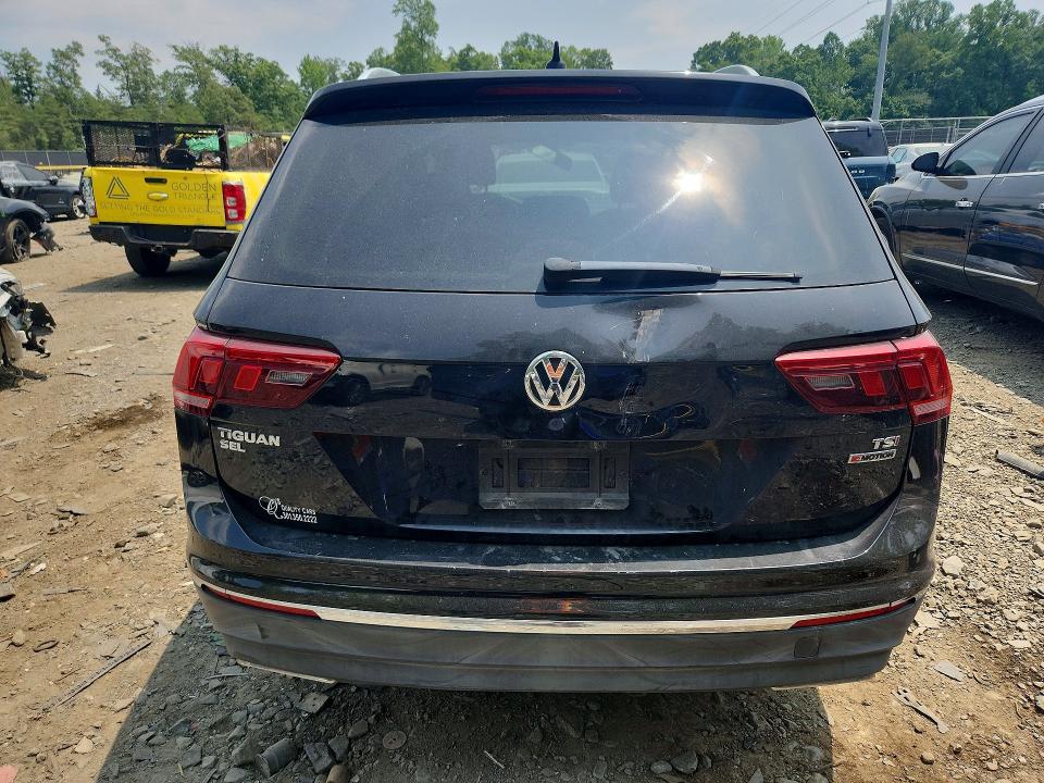 Продажа на аукционе авто 2018 Volkswagen Tiguan, vin: 3VV2B7AX2JM016157, номер лота: 61767796