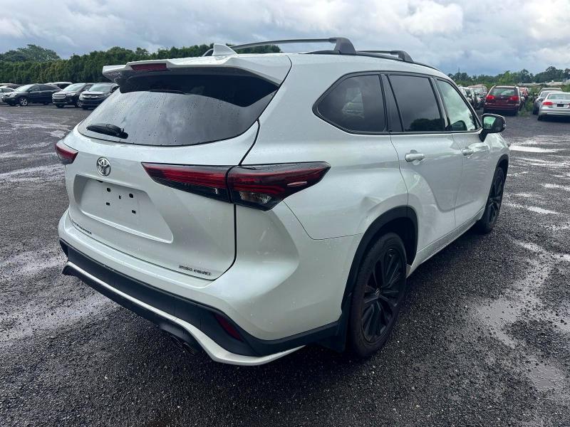 63364196 :رقم المزاد ، 5TDKDRBH5RS571787 vin ، 2024 Toyota Highlander مزاد بيع