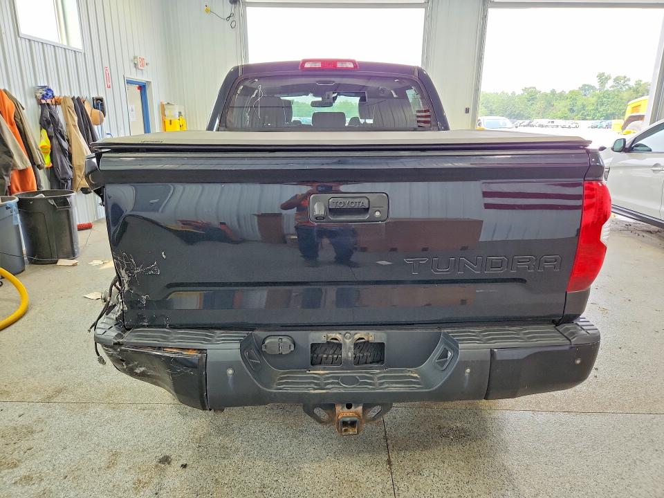 Aukcja sprzedaży 2018 Toyota Tundra, vin: 5TFHW5F19JX681833, numer aukcji: 62738596