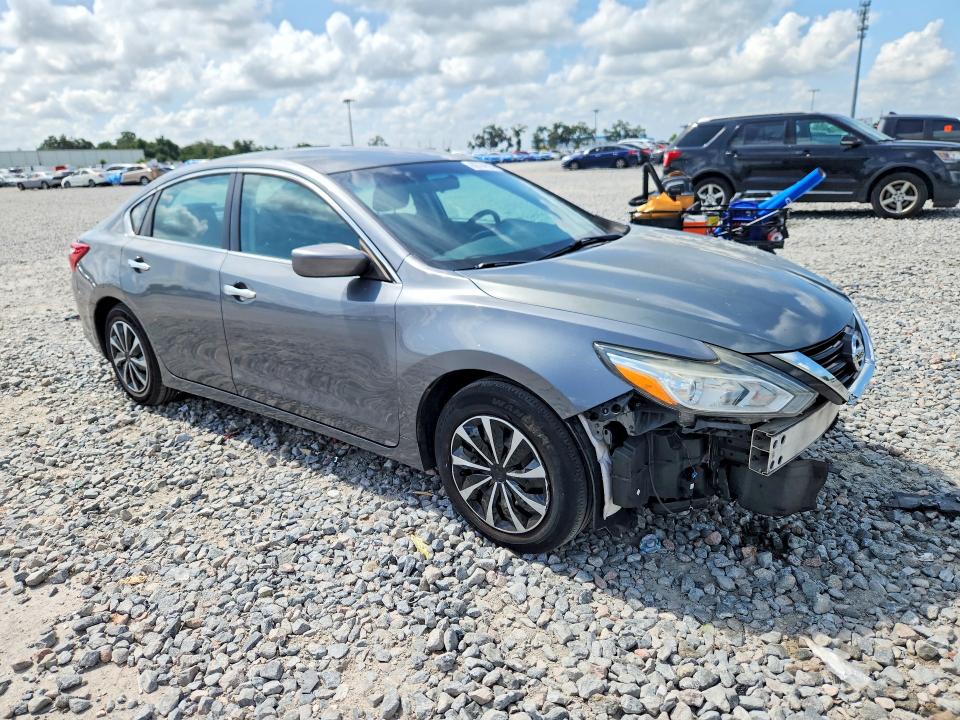 Продажа на аукционе авто 2017 Nissan Altima, vin: 1N4AL3AP3HN364135, номер лота: 62704626