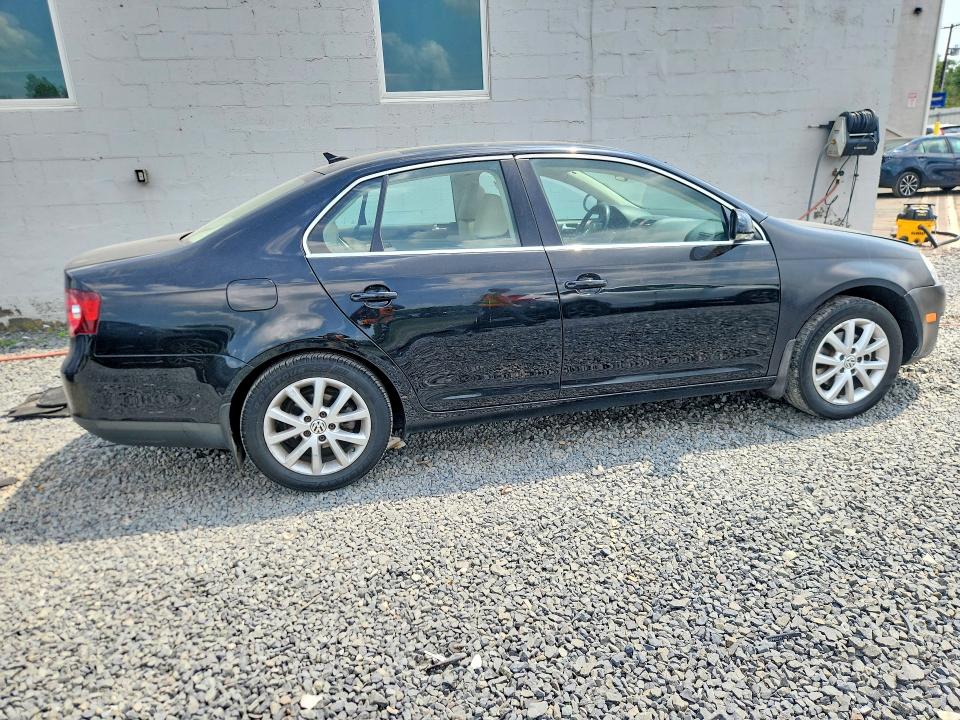 73345075 :رقم المزاد ، 3VWRZ7AJ2AM063710 vin ، 2010 Volkswagen Jetta مزاد بيع