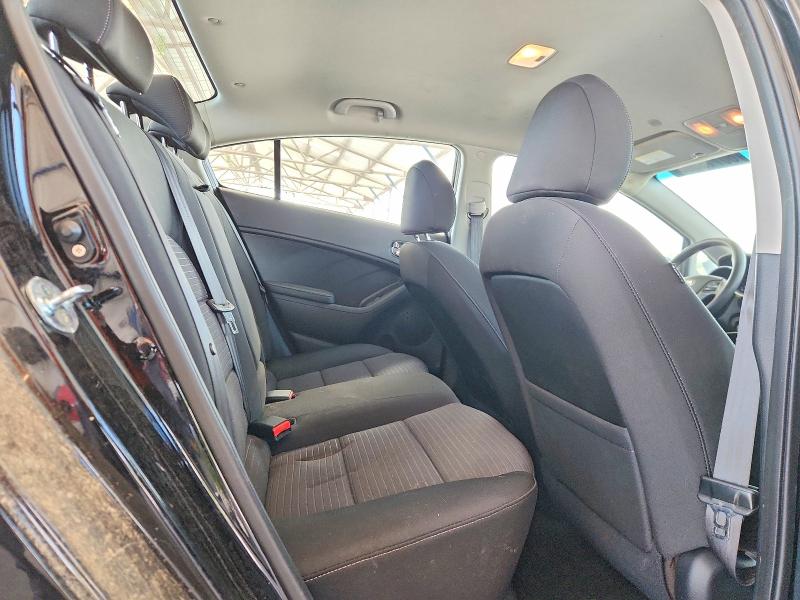 60710366 :رقم المزاد ، KNAFX4A62F5427592 vin ، 2015 Kia Forte مزاد بيع