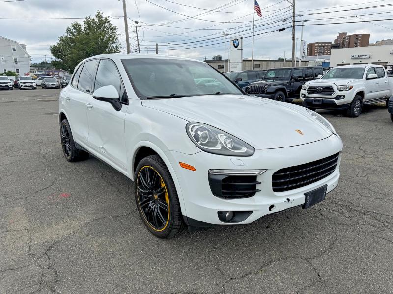 60371366 :رقم المزاد ، WP1AA2A21JKA02261 vin ، 2018 Porsche Cayenne مزاد بيع