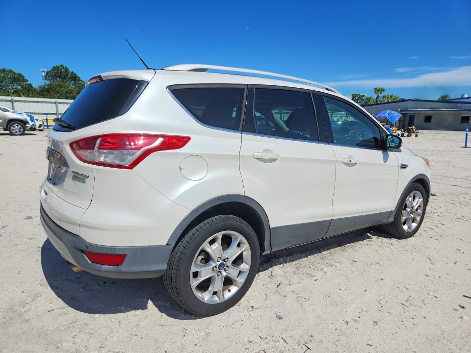 2015 Ford Escape მანქანა იყიდება აუქციონზე, vin: 1FMCU0JX7FUA66894, აუქციონის ნომერი: 62128576