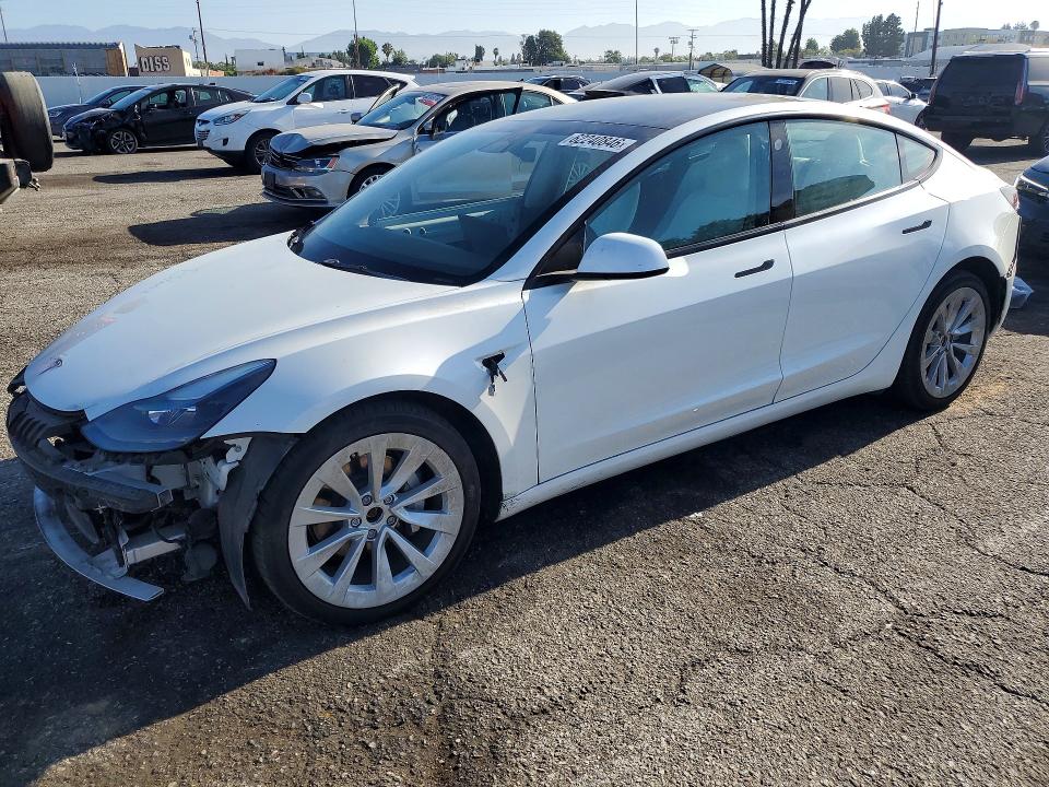 62240846 :رقم المزاد ، 5YJ3E1EB5NF103762 vin ، 2022 Tesla Model 3 مزاد بيع