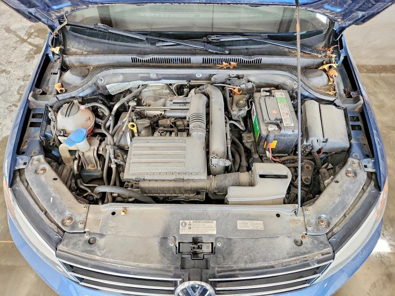 61869786 :رقم المزاد ، 3VWDB7AJ6HM233902 vin ، 2017 Volkswagen Jetta مزاد بيع