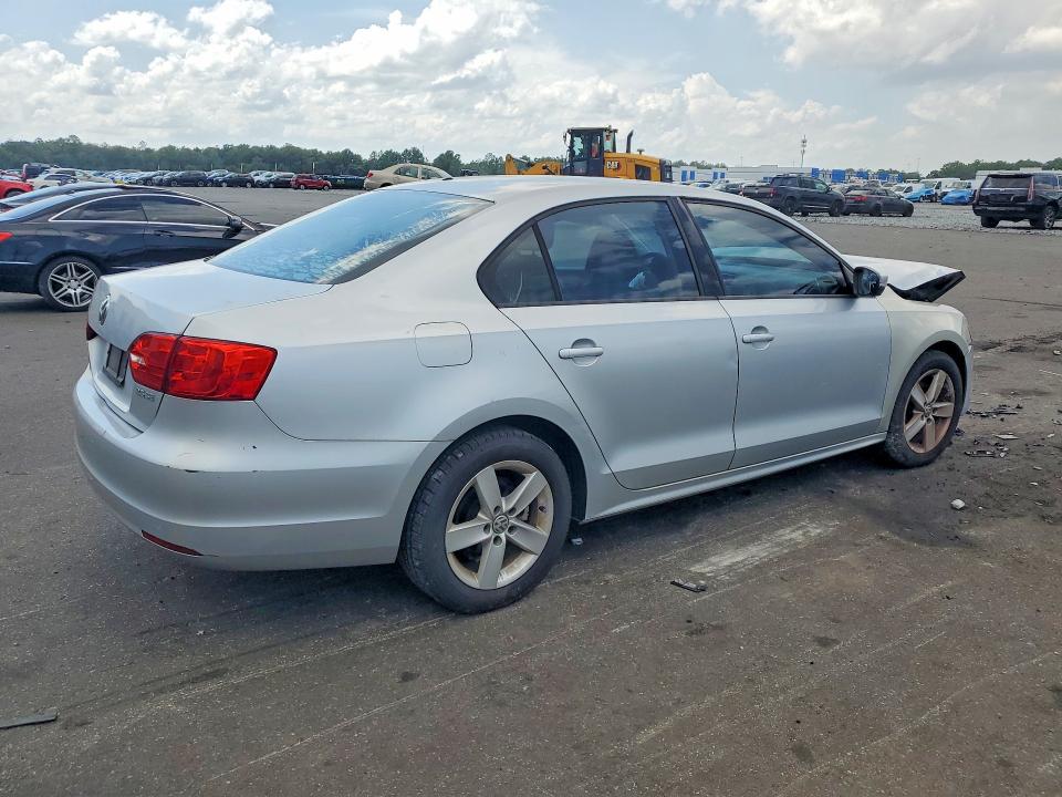 61682326 :رقم المزاد ، 3VWDP7AJ0CM381179 vin ، 2012 Volkswagen Jetta مزاد بيع
