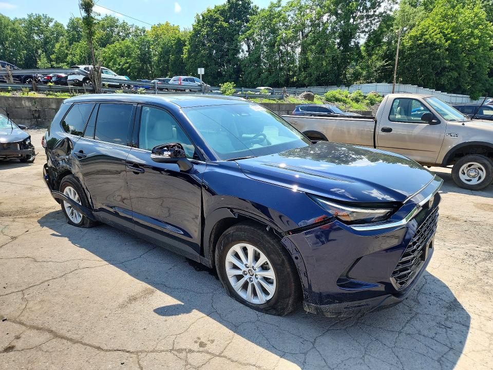 2025 Toyota Grand Highlander მანქანა იყიდება აუქციონზე, vin: 5TDAAAA58SS030140, აუქციონის ნომერი: 59314706