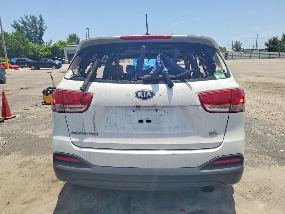 61302176 :رقم المزاد ، 5XYPG4A34HG293871 vin ، 2017 Kia Sorento مزاد بيع