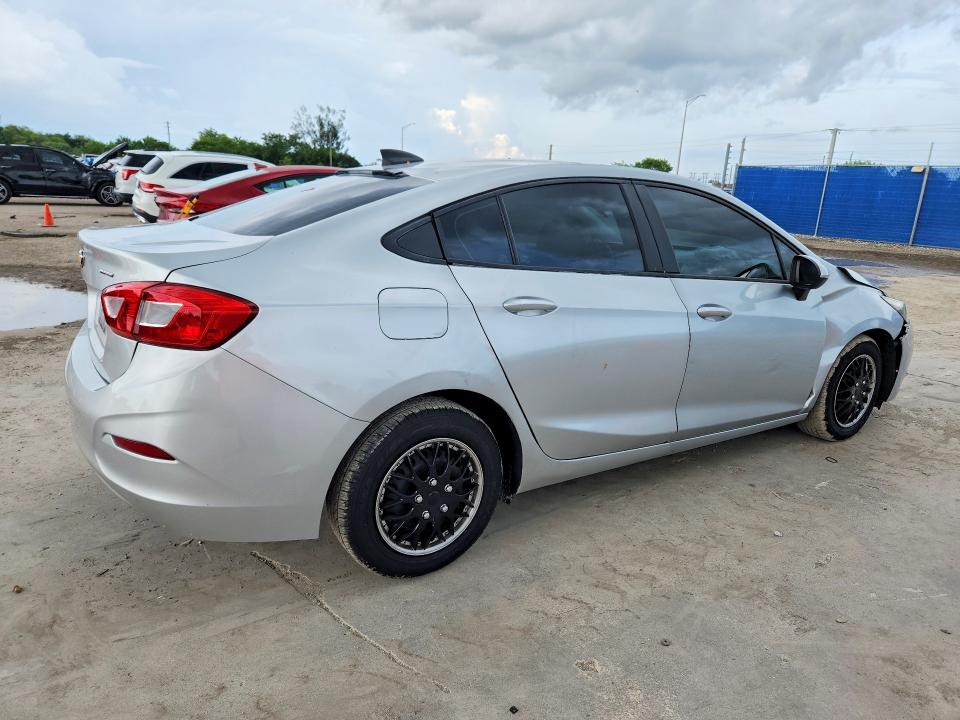 62992236 :رقم المزاد ، 1G1BC5SM1J7175310 vin ، 2018 Chevrolet Cruze مزاد بيع