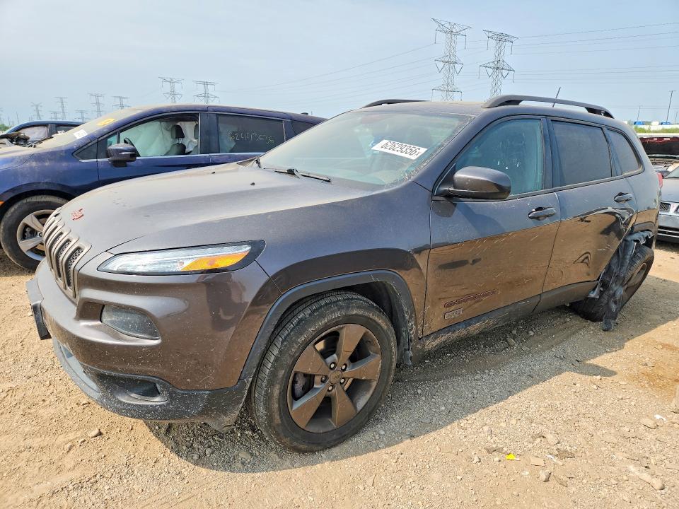 62629356 :رقم المزاد ، 1C4PJMCS4HW538404 vin ، 2017 Jeep Cherokee مزاد بيع