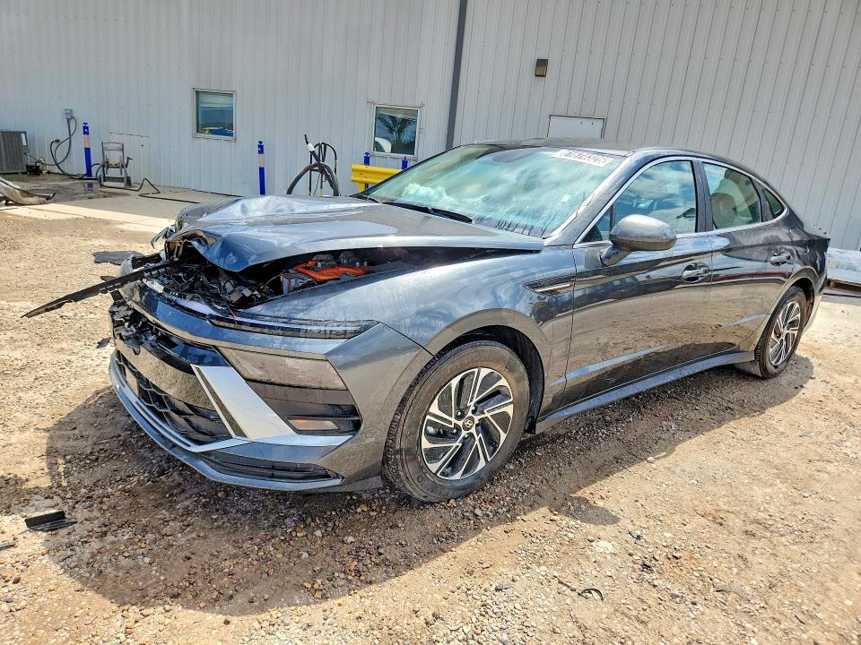 2026 Hyundai Sonata Hybrid მანქანა იყიდება აუქციონზე, vin: KMHL24JJ6TA147312, აუქციონის ნომერი: 61674326
