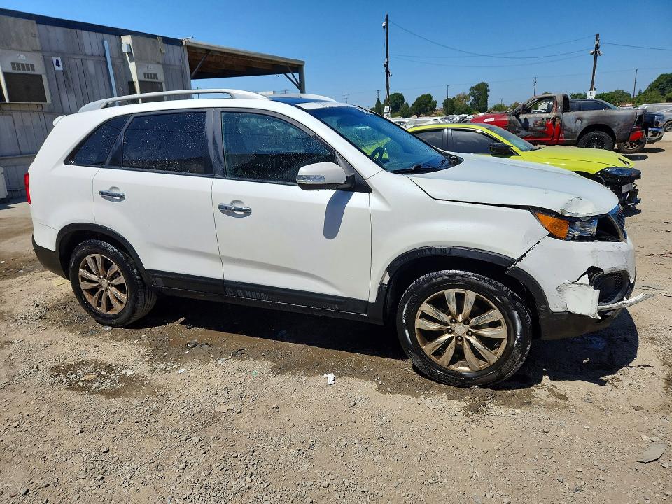60468006 :رقم المزاد ، 5XYKU4A22BG043353 vin ، 2011 Kia Sorento مزاد بيع