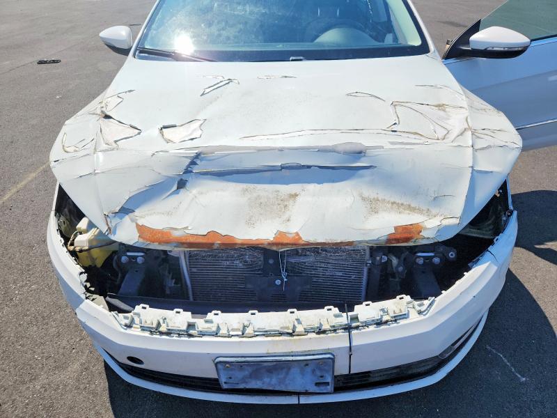 60528786 :رقم المزاد ، WVWRN7AN7DE504081 vin ، 2013 Volkswagen Cc مزاد بيع