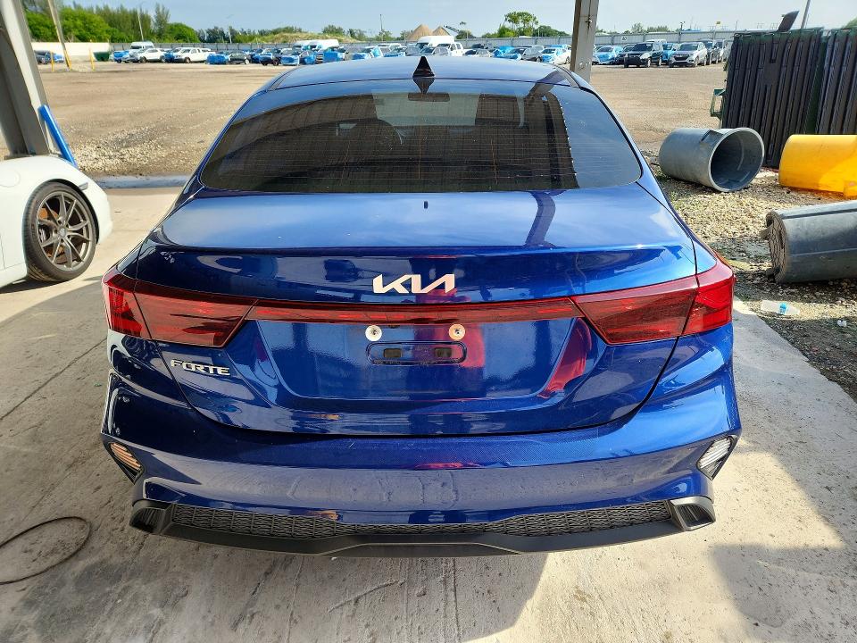 61786526 :رقم المزاد ، 3KPF24AD7NE483532 vin ، 2022 Kia Forte مزاد بيع