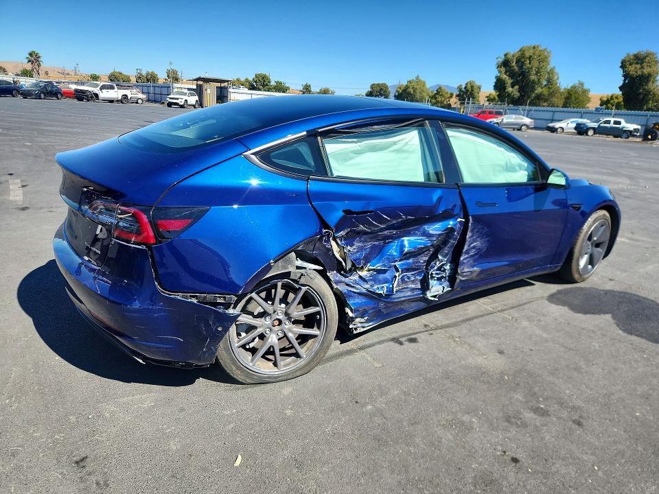 63346136 :رقم المزاد ، 5YJ3E1EB2NF353833 vin ، 2022 Tesla Model 3 مزاد بيع
