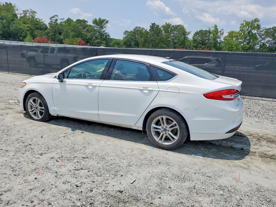 62689096 :رقم المزاد ، 3FA6P0LU4JR243189 vin ، 2018 Ford Fusion مزاد بيع