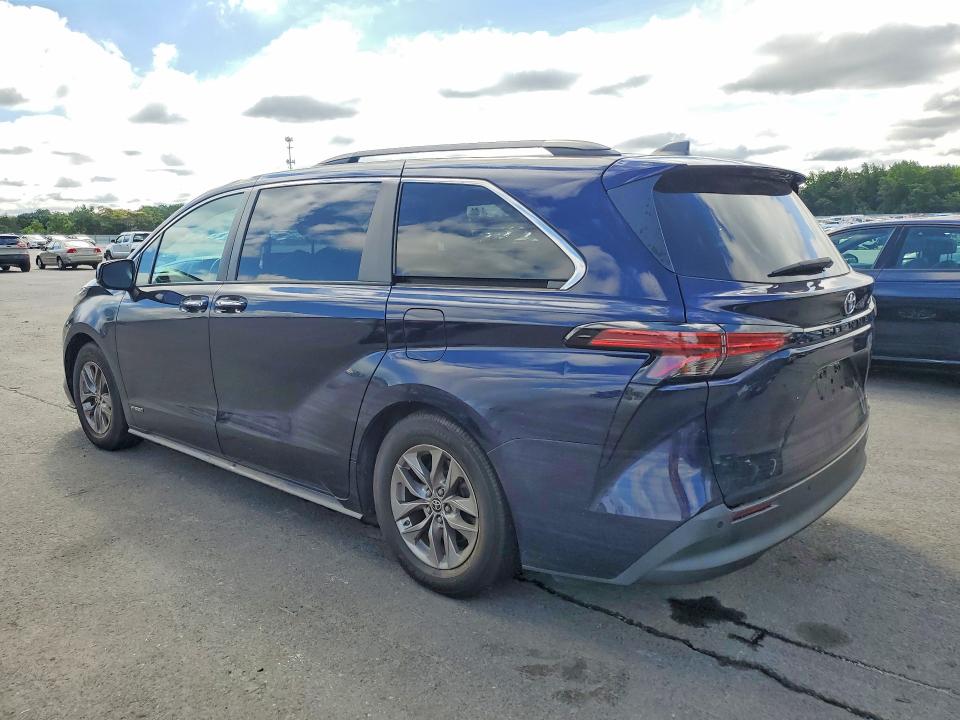 Продажа на аукционе авто 2021 Toyota Sienna, vin: 5TDJRKEC7MS016207, номер лота: 59731606