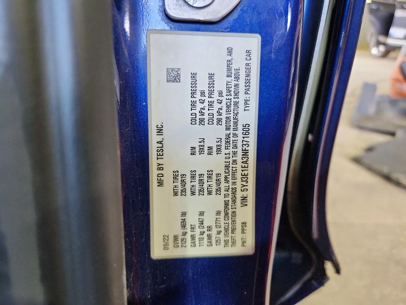 60435596 :رقم المزاد ، 5YJ3E1EA3NF371605 vin ، 2022 Tesla Model 3 مزاد بيع