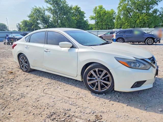 61507166 :رقم المزاد ، 1N4AL3AP9JC200051 vin ، 2018 Nissan Altima مزاد بيع