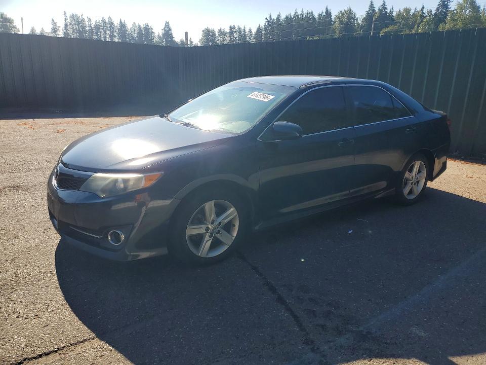 61427246 :رقم المزاد ، 4T1BF1FKXEU303210 vin ، 2014 Toyota Camry مزاد بيع